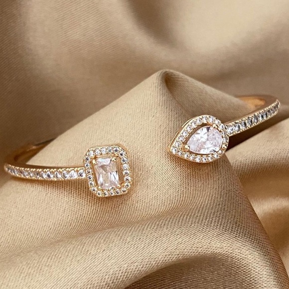 Rose gold crystal cuff bracelet - Picture 1 of 6